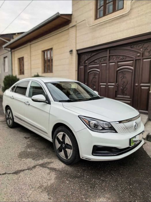 Elektromobil DONGFENG E70