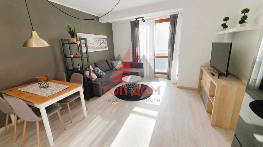 Дава се под наем Тристаен апартамент в Варна, Център - 84 кв.м за 1632 € - Снимка #1