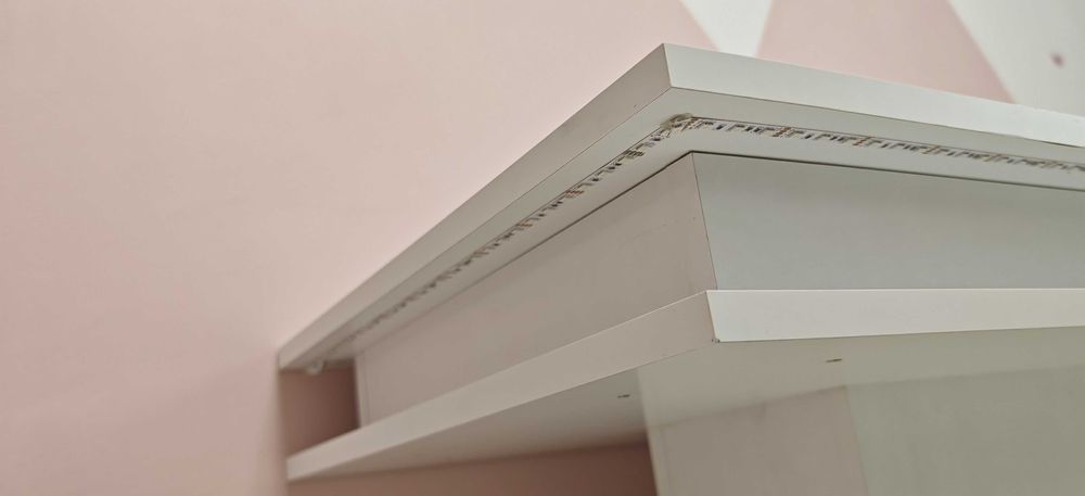 Модерна бяла холна маса с LED осветление