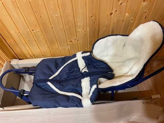Sanie cu spătar și mâner metalic – saculeț îmblănit, albastră