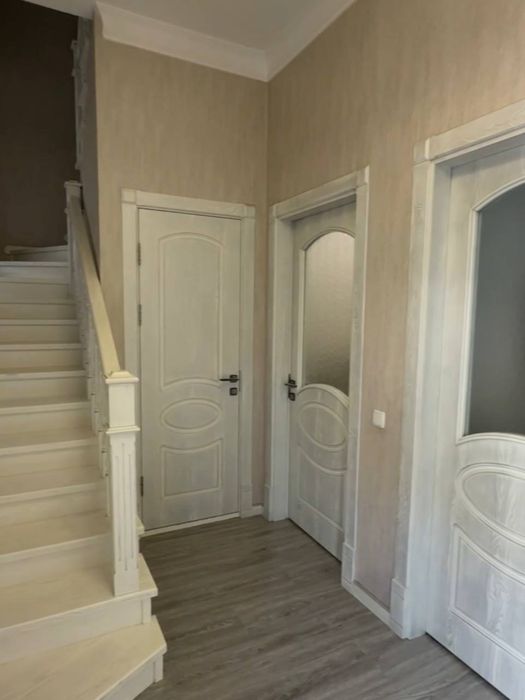 Замонавий коттедж сотилади, 2 каватли, 4 хонали (Hi-tech услубида)