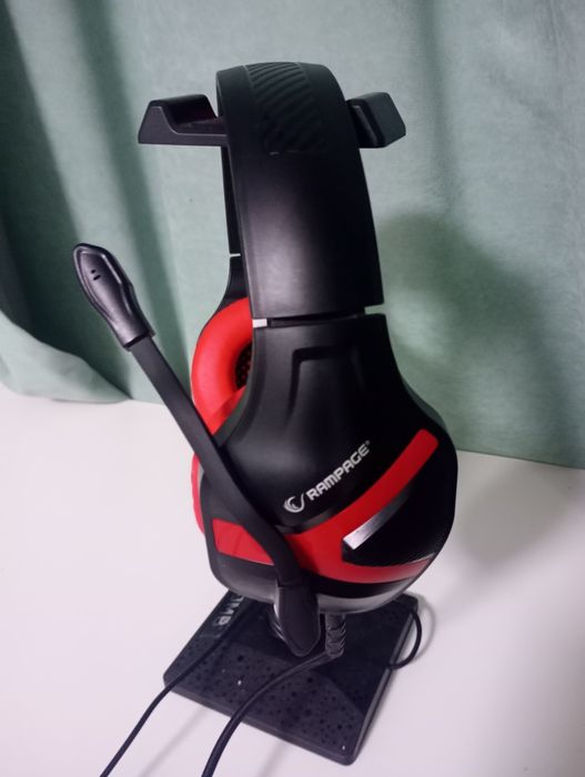 Слушалки с кабел и микрофон RAMPAGE