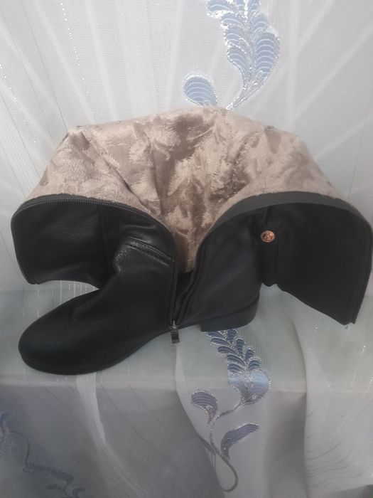 Женские сапоги новые