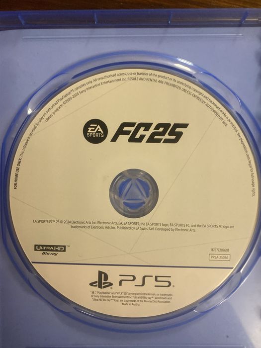 Игровой диск FC 25 на PlayStation 5