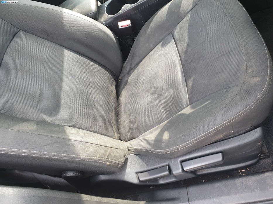 Scaun Textil Manual Fara Incalzire Dreapta Fata Nissan Qashqai J10 2007 - 2013 [K6635] [K6636]