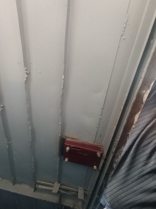 Темир эшик сотилади