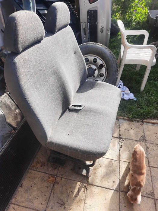 Продавам седалки за форд транзит