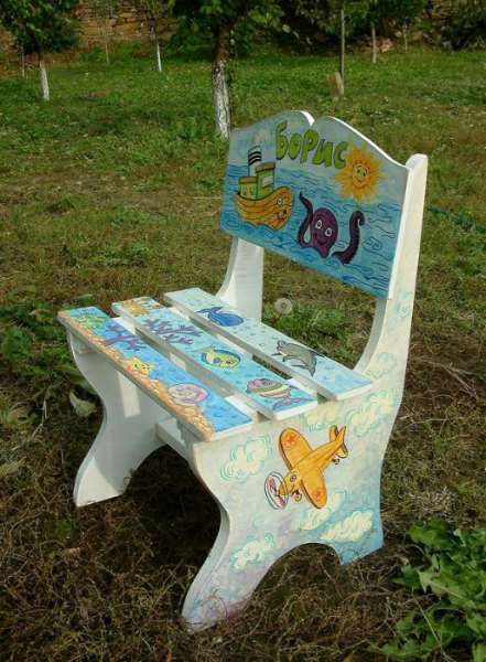 Детско рисувано дървено столче