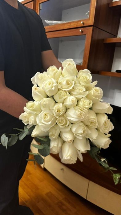 31 белые розы,80см свежий