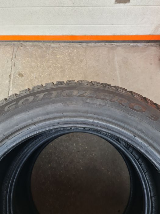 Зимни гуми 2 броя PIRELLI SottoZero3 215 55 R17 дот 2818