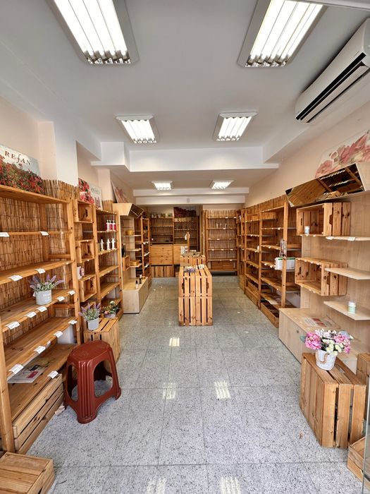 Помещение под наем в Свети Влас на централната търговска улица