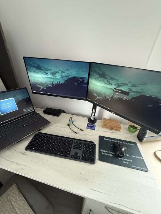 Vand suport monitoare + monitoare + docking station