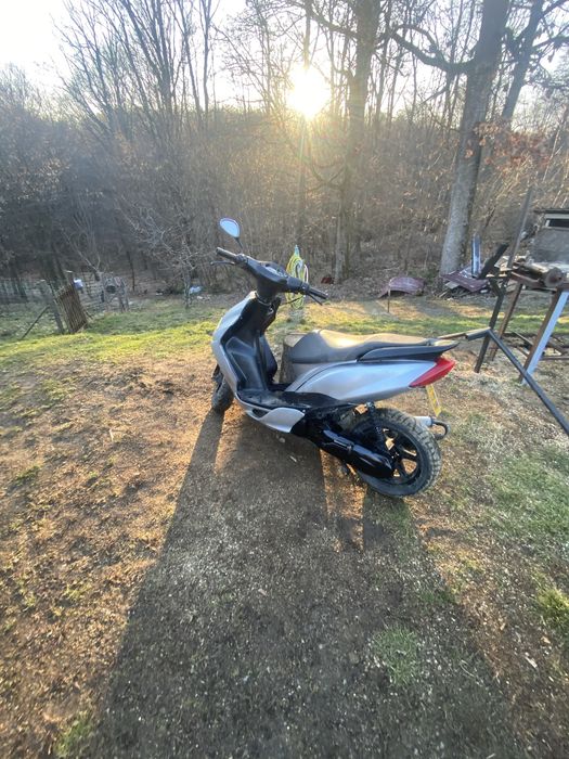 Vand sau schimb scuter yamaha jog r50cc 2t