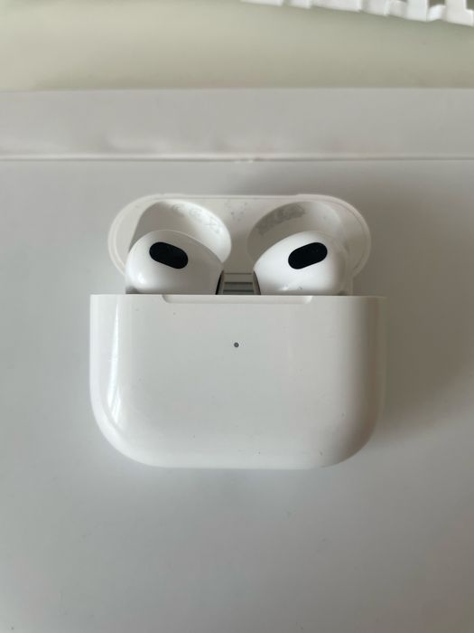 Продам Apple AirPods 3rd generation