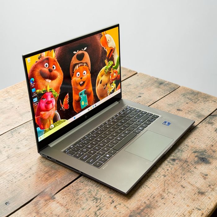 15.6' UHD 4K AMOLED Touch/i9-11950H/Hp Zbook Studio G8/32GB DDR4/1TB SSD/RTX A2000