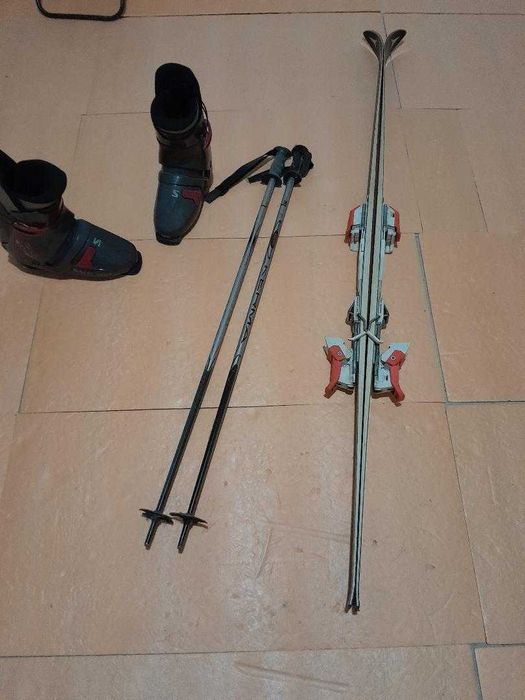 mese nnoi ,plităelectrică ,încălzitor ,trolere bagaje,bancă abdomene ,steper ,clăpari ,bețe ski...