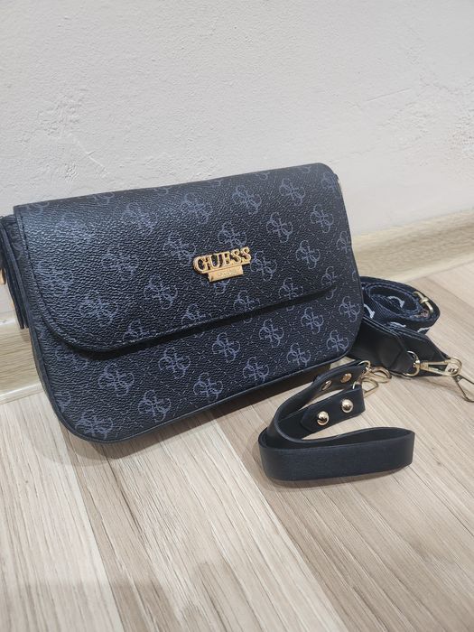 Дамска чанта Guess