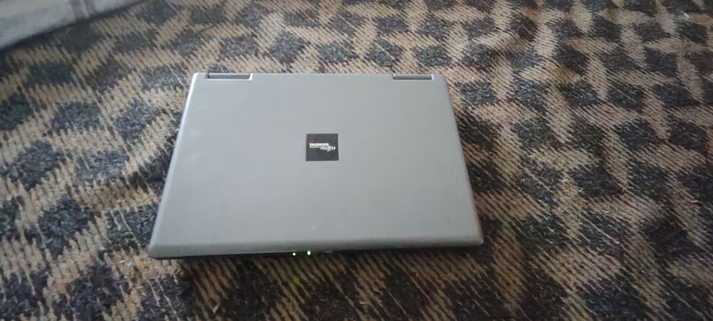 Noutbuk fujitsu siemens
