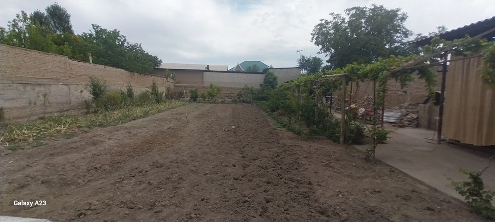 Ховли уй сотилади 10.5сотих