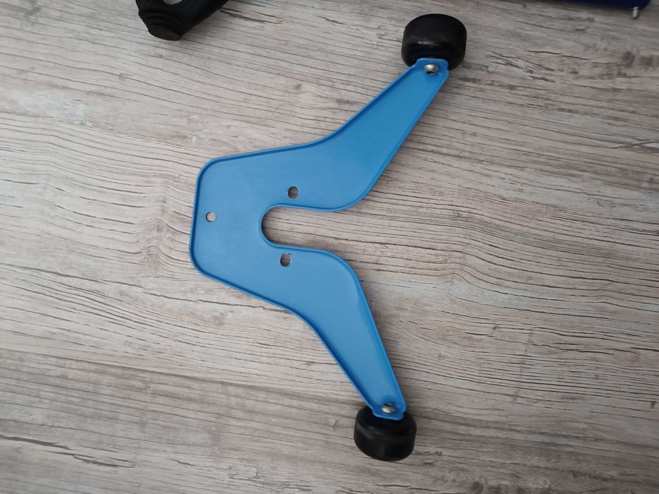 Помощна седалка и колелца за тротинетка  Playtive