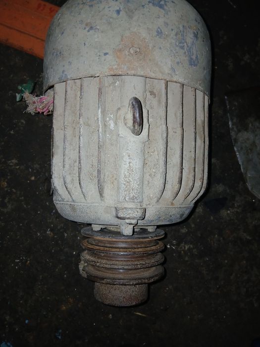 Электромотор сотилади