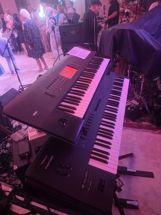 Vând Korg Nautilus 61