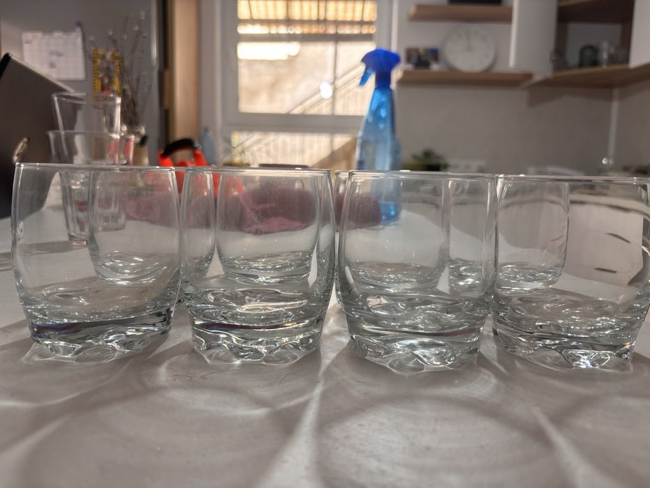 Set 6 pahare pentru apă / suc