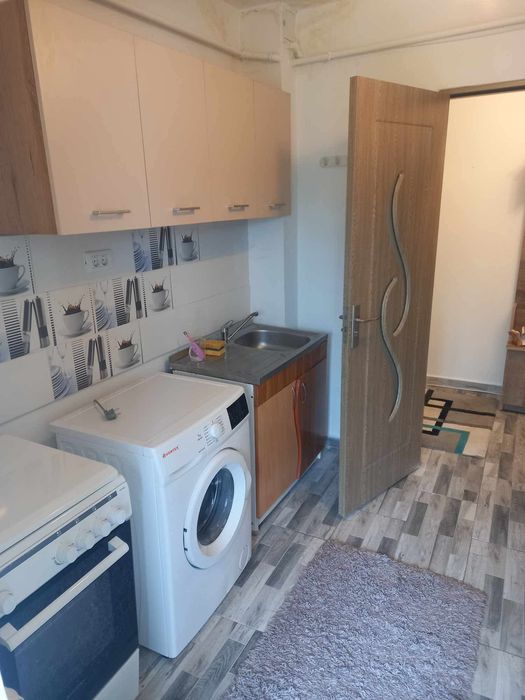 Închiriez apartament 2 camere