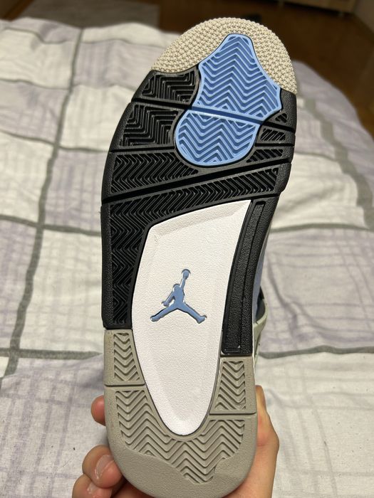 Jordan 4 University Blue