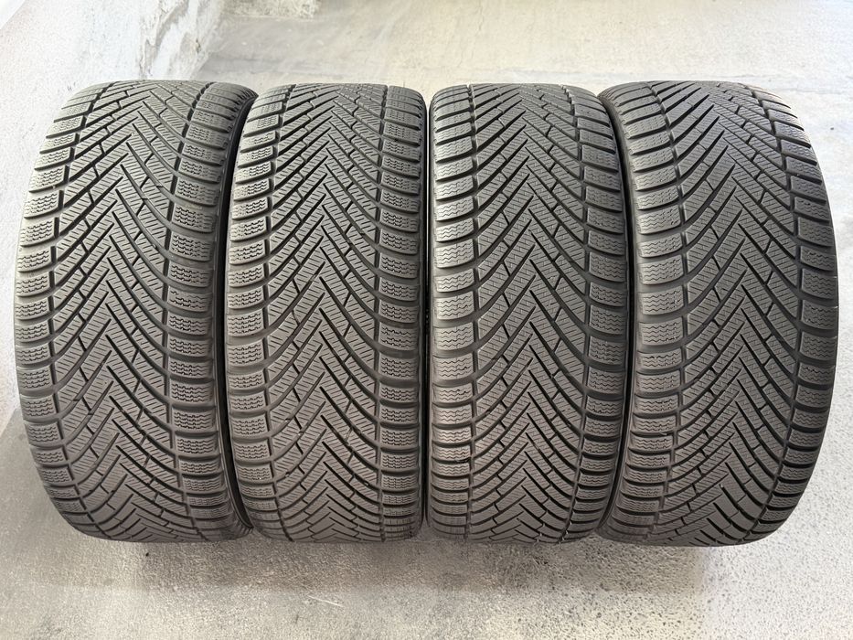 “Dot 24” 235/45/18 Pirelli 4Броя: 400€ 8мм