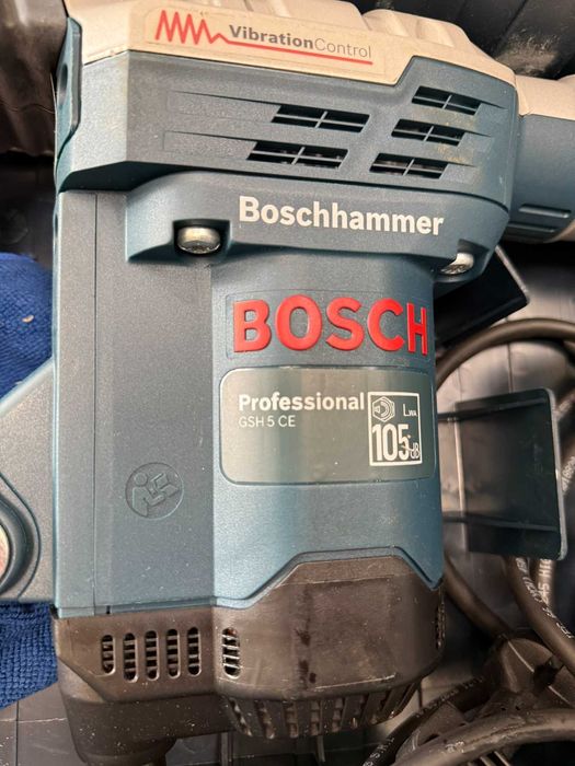 *** Перфектен *** Къртач Bosch Professional GSH 5 CE