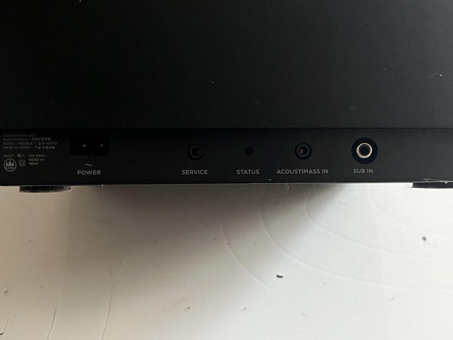 Bose Smart Soundbar 300 и Acoustimass 300 Bass Module