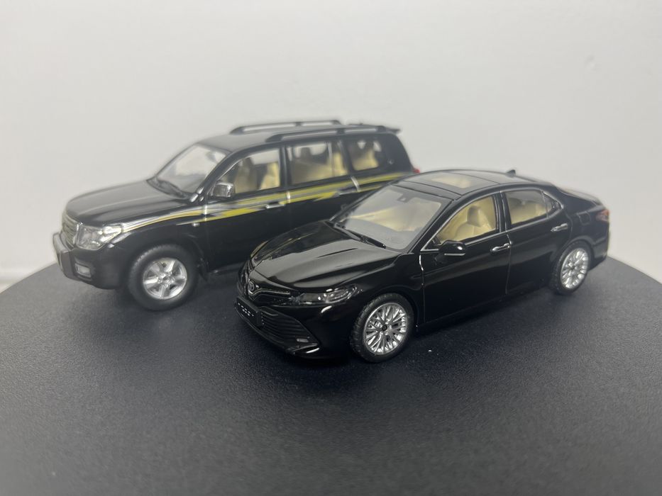 Продам модели Миничампс  1:43