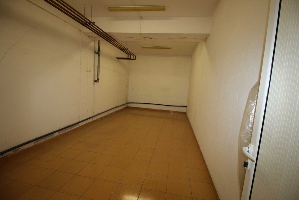 Продава се Промишлена сграда в Русе, Централен кооп. пазар - 550 кв.м за 3 €/кв.м - Снимка #8