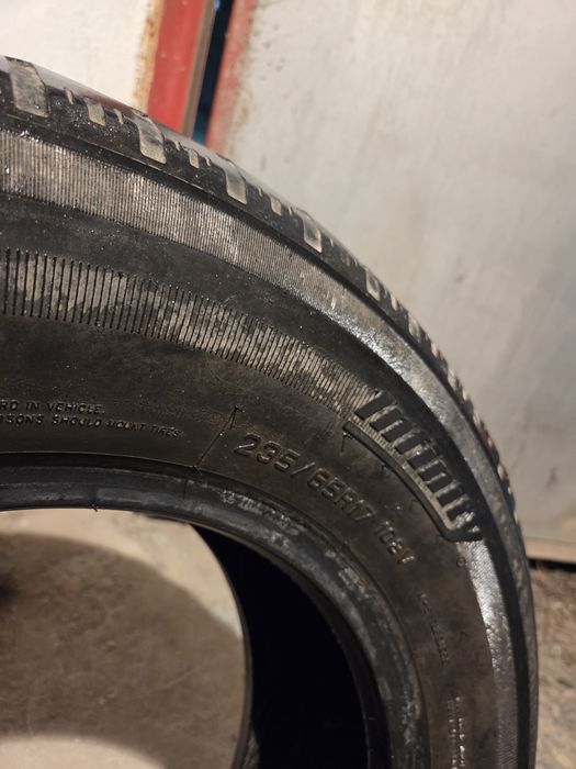 Покрышка машины шыны