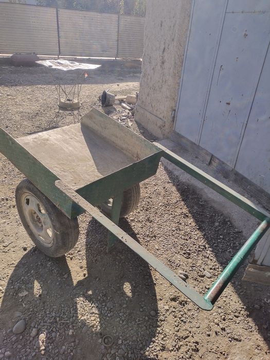 Шлакаблок апарад сотилади