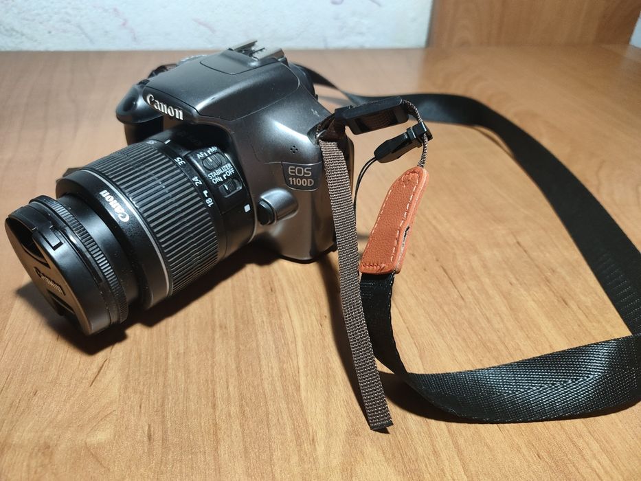 Зеркальный фотоаппарат Canon EOS 1100D