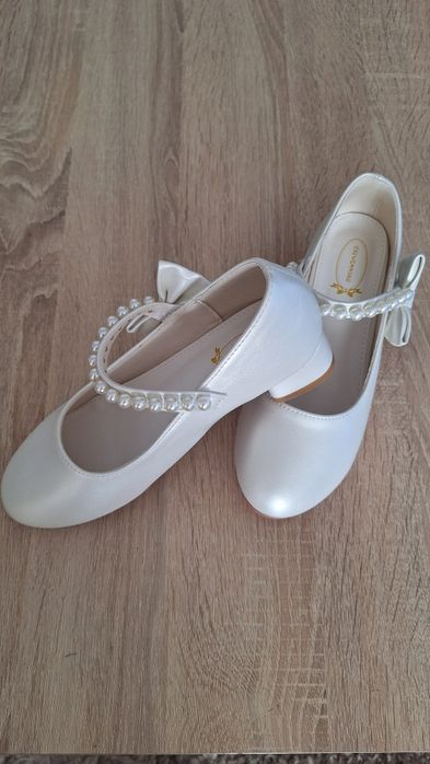 Официални обувки/ бели обувки
