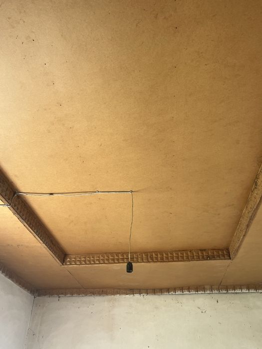 Hovli sotiladi.24 sutixli