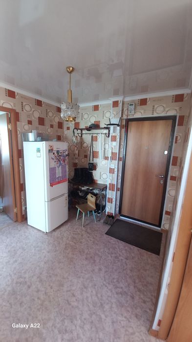 Продам квартиру  3 комнатная