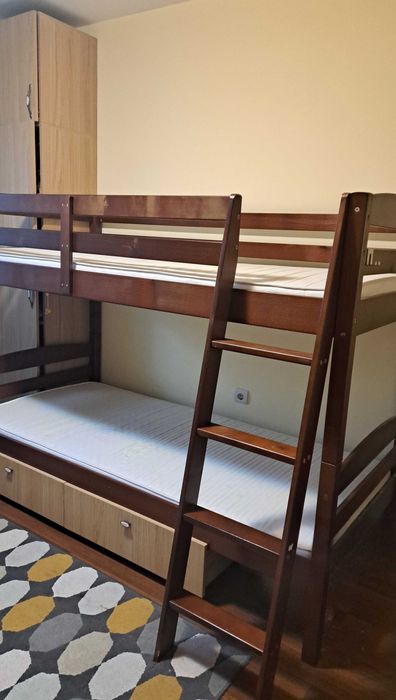 Двуетажно легло с чекмеджета, матраци, гардероб. Мебели за детска стая