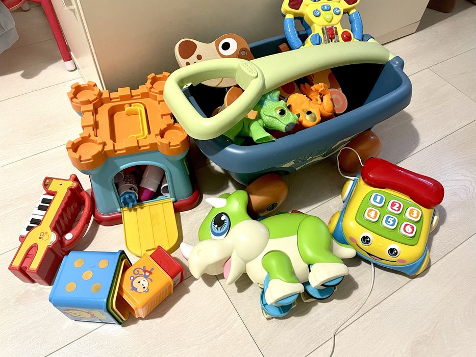 Carucior Smoby + catel lemn + cuburi + dino+ turn