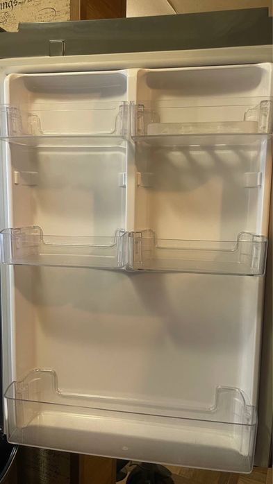 Продам Холодильник LG