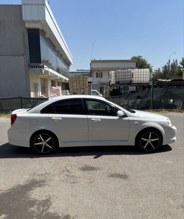 Продам chevrolet lacetti 1.8