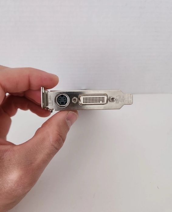 Лот 6бр. видео карти Ati Radeon HD4550 - DMS-59