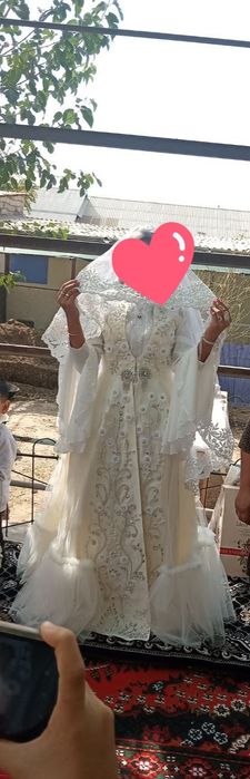 Razmer 48 1 marta kelin salomga kiyilgan narxi 700 ming  kelishiladi