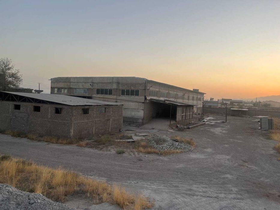 Ишлаб чикариш учун Ангрен СИЗда цех сотилади 1,2 гектар