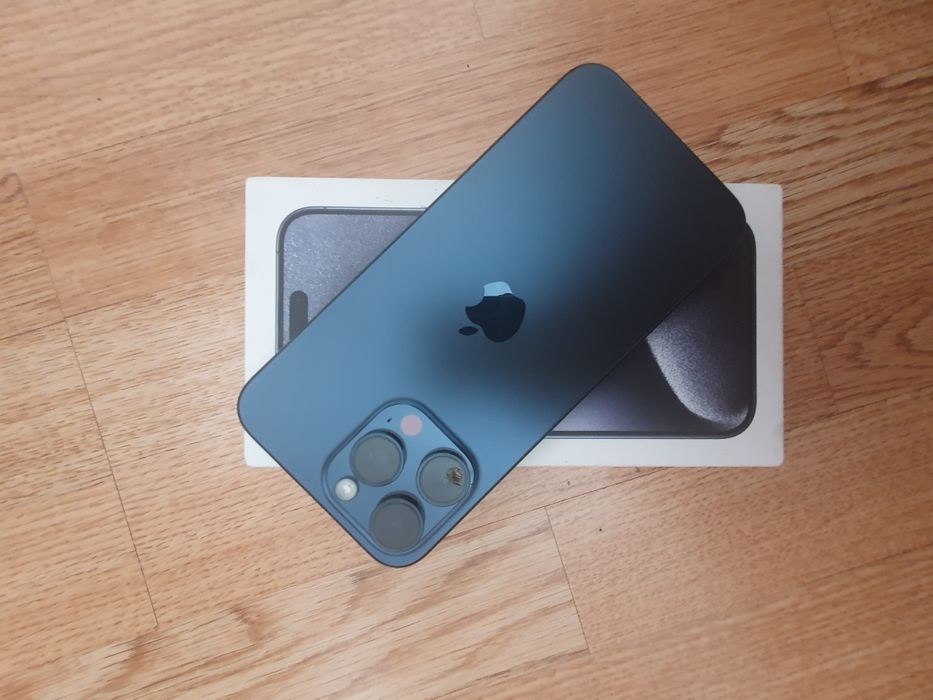 Продам iPhone 15 pro max 256gb все вопросы  ватцап