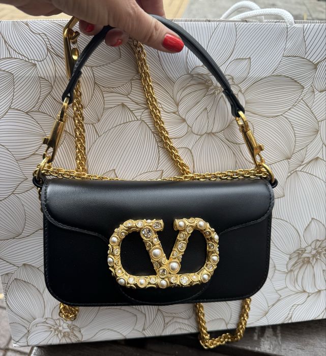 VALENTINO GARAVANI Оригинални Чанти, купена за 2400€, продават се за 1400€,Нови
