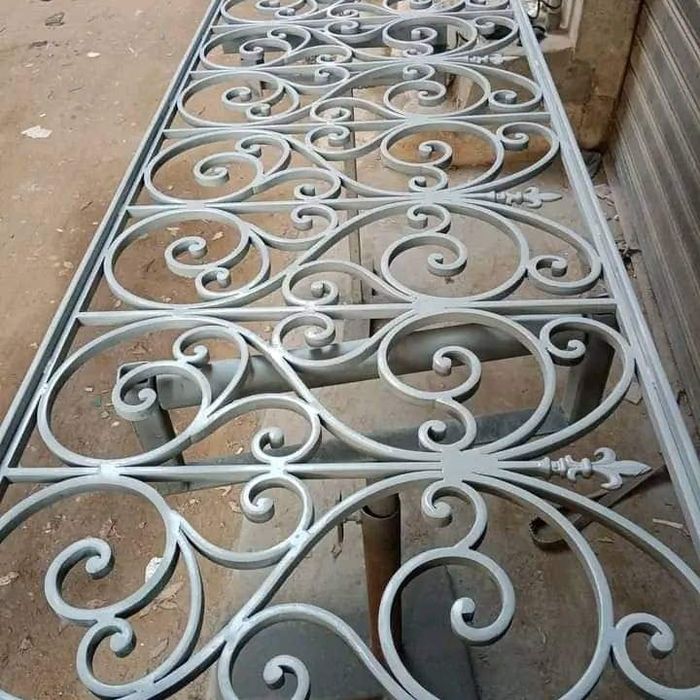 Изработка на решетки и парапети от ковано желязо